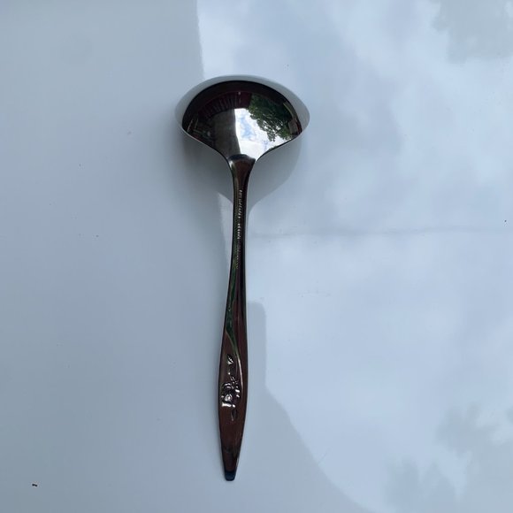 Oneida Lasting Rose Serving Spoon, Deluxe Stainless Modern Hollow - Picture 3 of 6